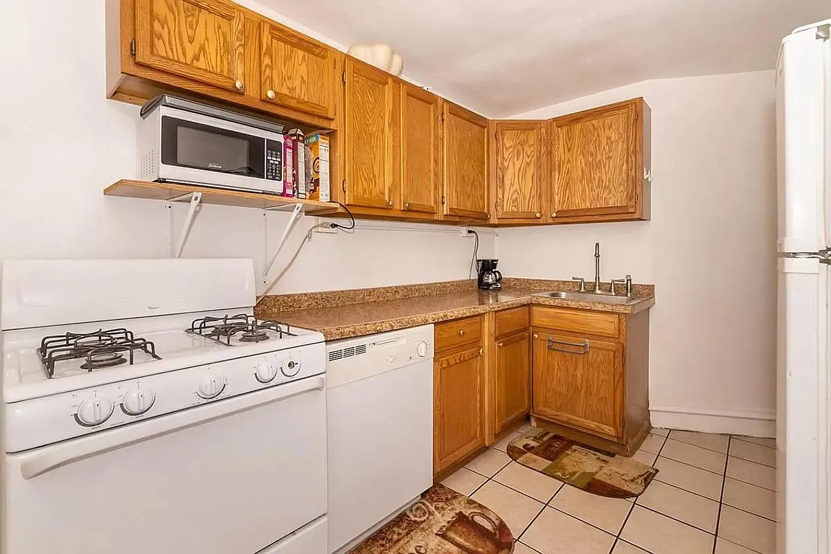 Building Photo - 2303 Olive St #3