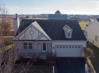 153 W Hampton Dr, Round Lake, IL 60073