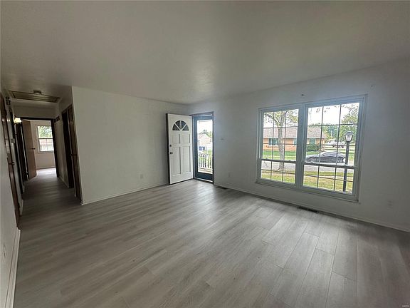 2nd image of 136 Cherbourg Dr