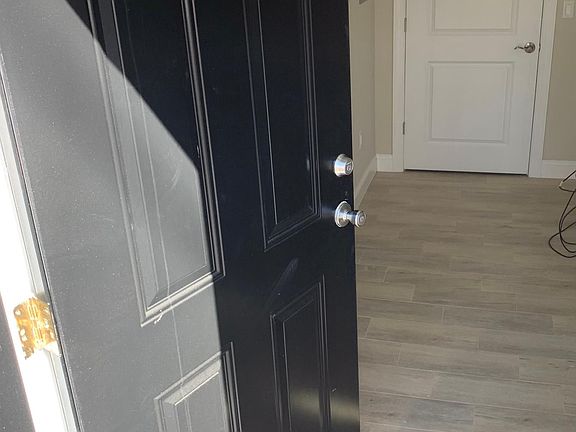 3rd image of 681 Maguire Ave