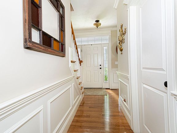 4th image of 32 Sewall St