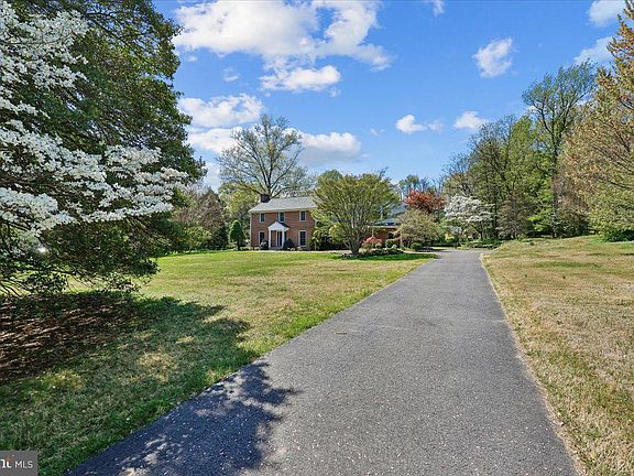 3rd image of 13113 Chestnut Oak Dr
