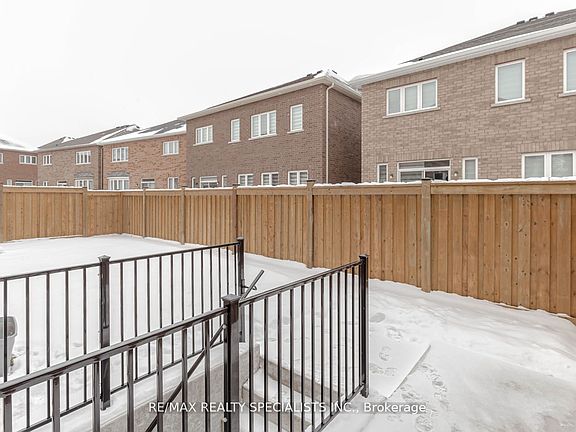 3rd image of 74 Clockwork Dr Unit B