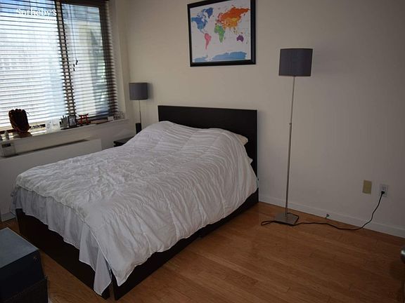5th image of 520 W 23rd St APT 5D