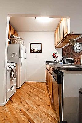 4th image of 336 E 59th St APT 2