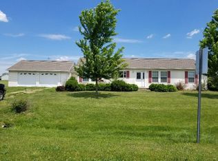 910 W Roane St, Sullivan, IL 61951