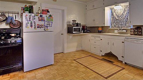 5th image of 2582 Harkness St