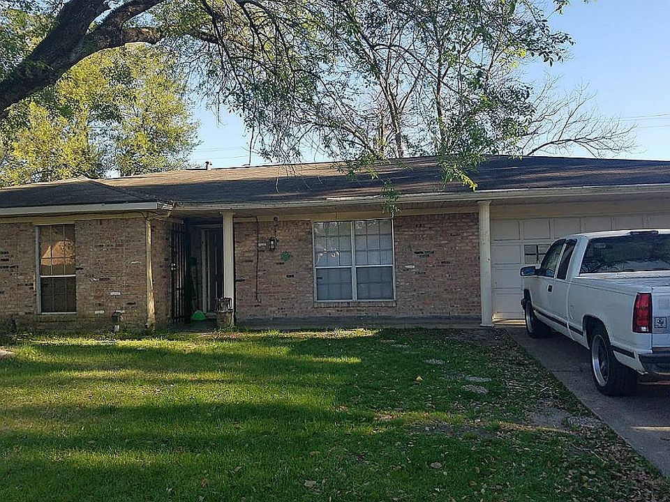 1st image of 811 Twinbrooke Dr