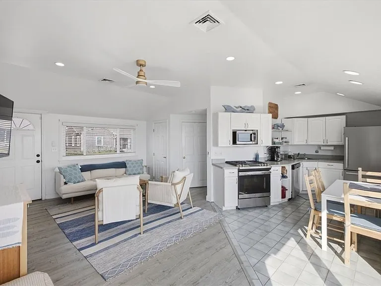 490 Ocean St #1 — Photo 15
