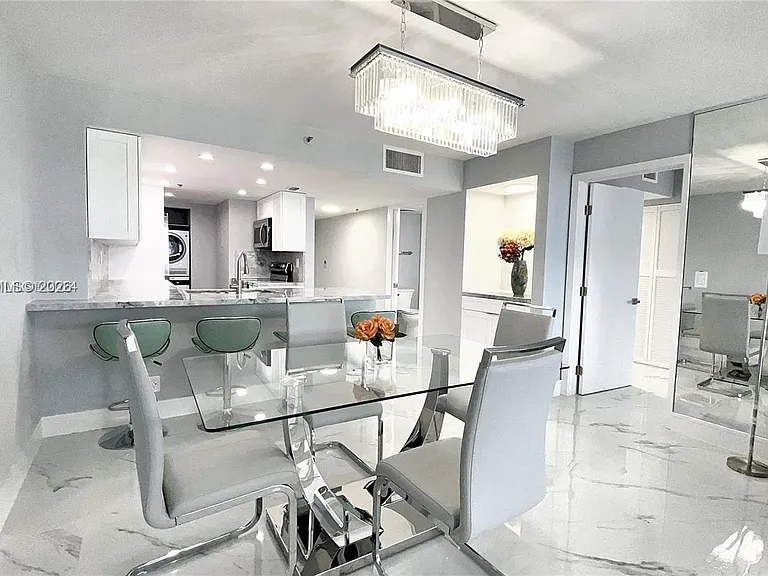 1717 N Bayshore Dr #A-1950 — Photo 5
