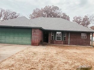 609 Loop W, Roland, OK 74954