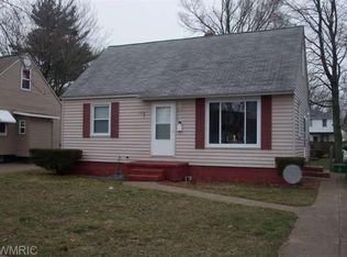 2710 Forest Hills Rd, Norton Shores, MI 49441