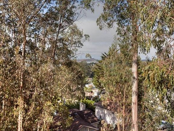 4th image of 172 El Granada Blvd