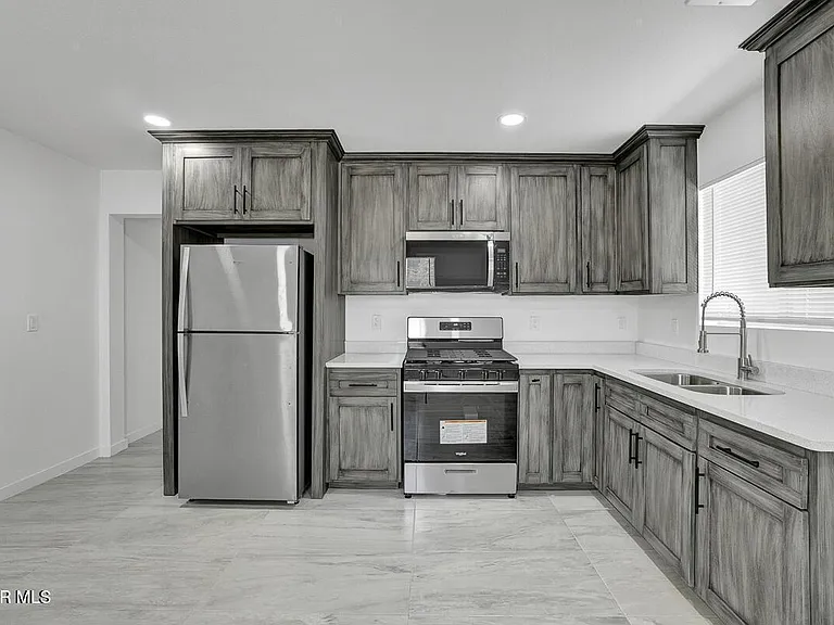 1107 Myrtle Ave #B — Photo 3