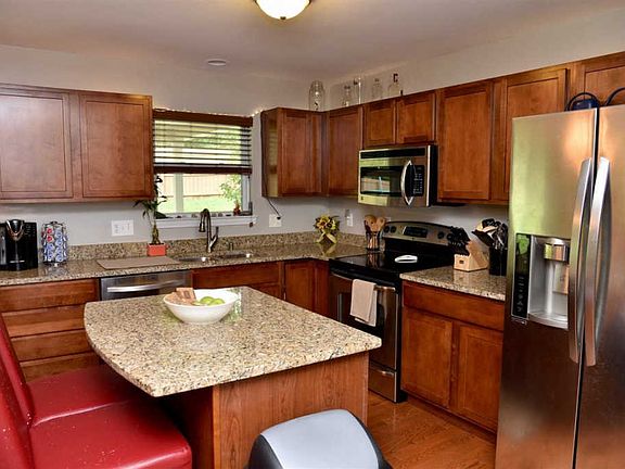 5th image of 1011 Hunterallen Dr