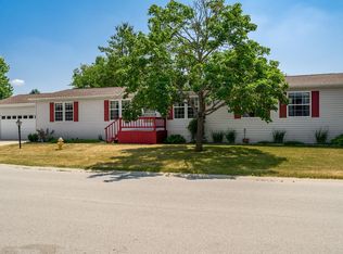 5541 Mahogany Ln, Roscoe, IL 61073