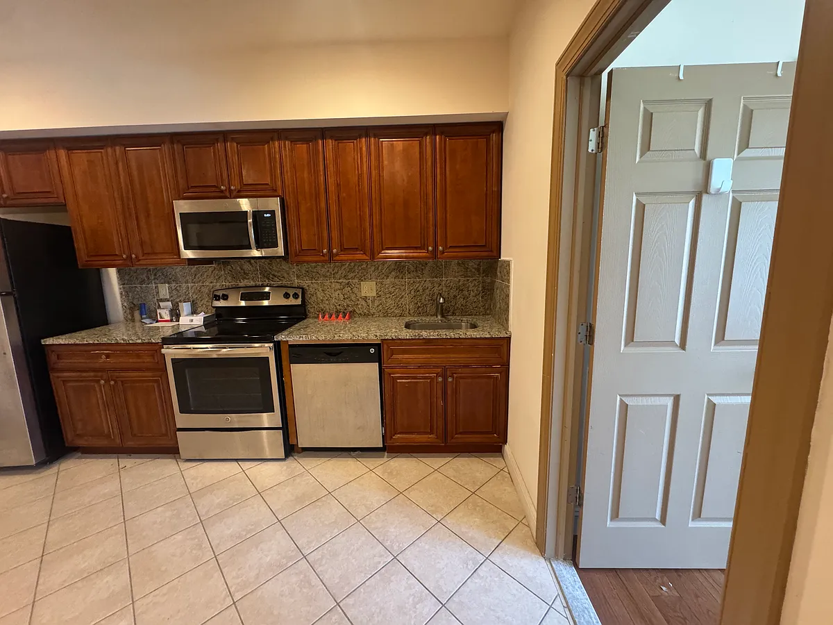 Building Photo - 919 Ridge Ave #C