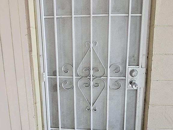 4th image of 2727 N N DAVIS RD Street