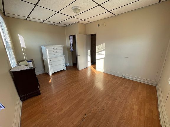 3rd image of 2039 E Moyamensing Ave Floor 3