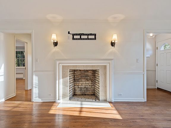 3rd image of 818 Walton Ave