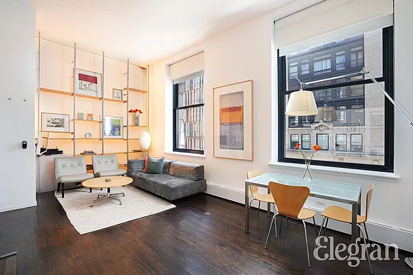 Sold by (Legacy) Elegran | media 2