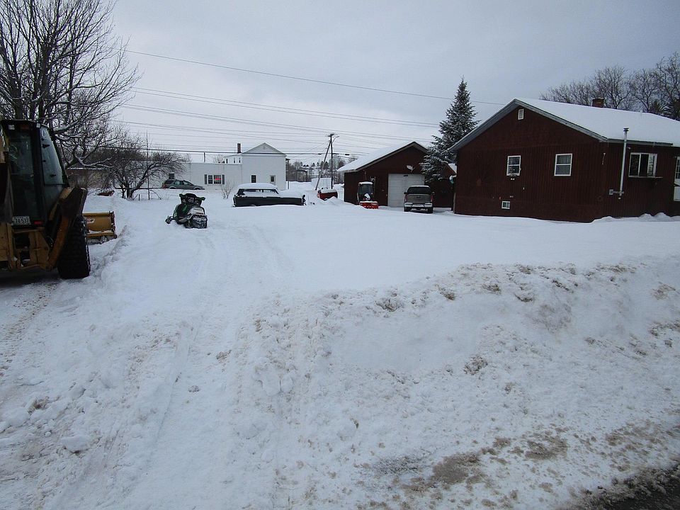 2nd image of 27 Braden St