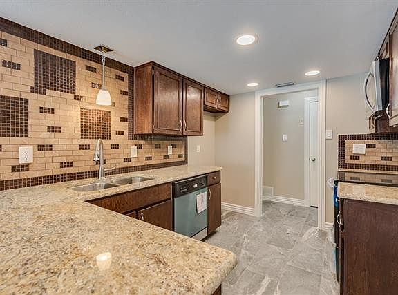 5th image of 3417 Town Park Dr
