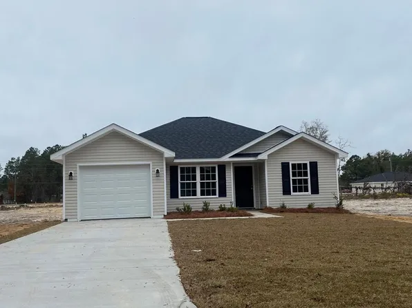 53 Twin Parks Dr, Jesup, GA 31545