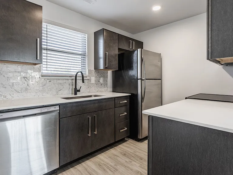 Sundance Apartments — Photo 23