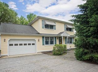 6 Rustic Dr, Howell, NJ 07731