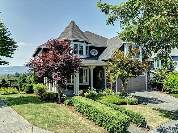 2nd image of 1585 25th Ave NE