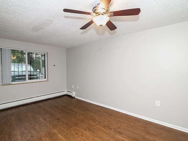1280 Clayton St. Apartments — Photo 18