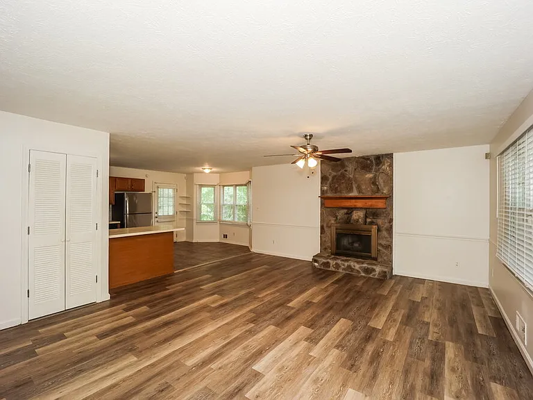 592 Water Way Trl — Photo 4