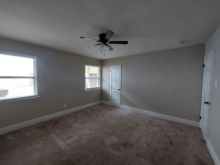 2360 Cedar Ave — Photo 3