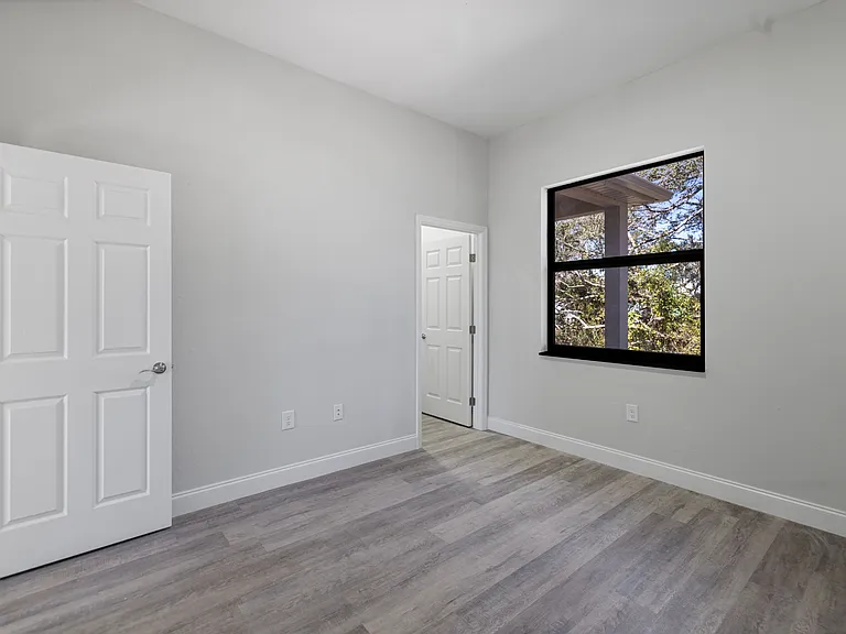 1101 Meadow Rd — Photo 15