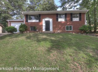 1387 Willow Dr, Riverdale, GA 30296