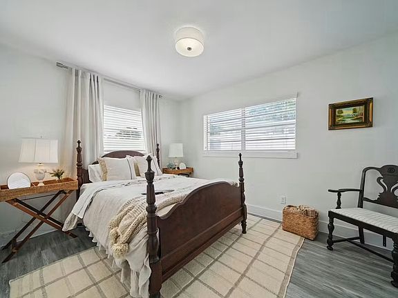 2nd image of 4004 W Fair Oaks Ave