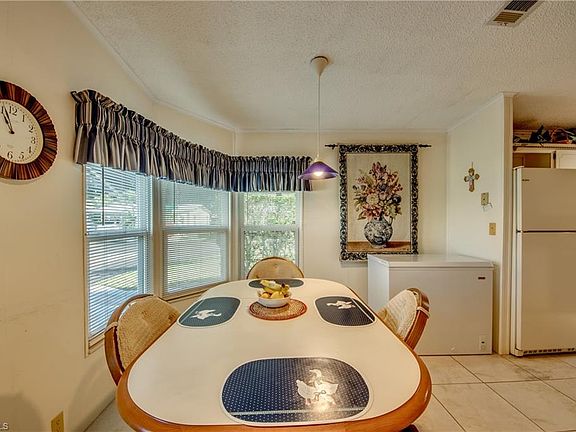3rd image of 4899 Mullette Ln