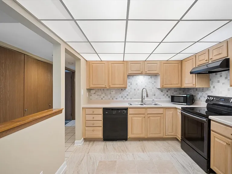 475 Plum Creek Dr #206 — Photo 4