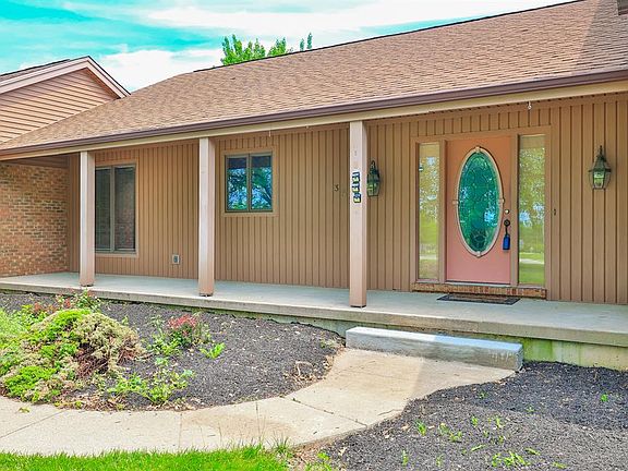 3rd image of 3345 Shady Ln