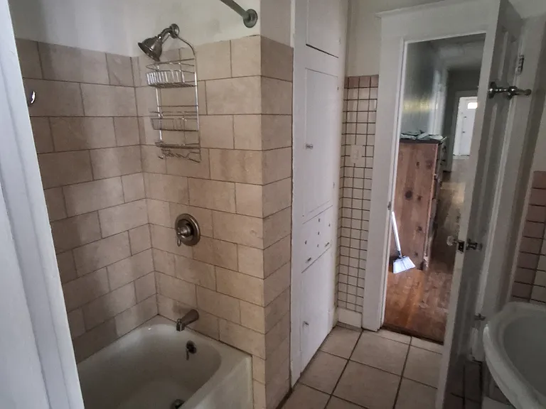 79 S Lafayette St — Photo 25