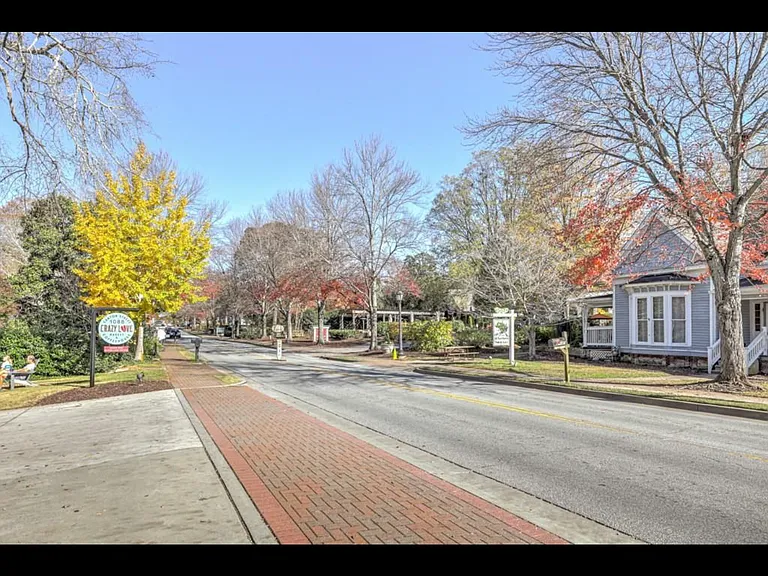 206 Warm Springs Cir — Photo 31
