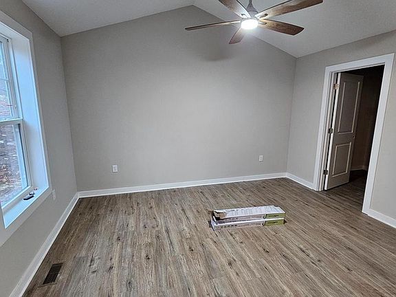5th image of 511 Grouse Dr