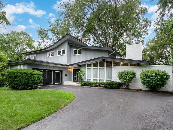 2nd image of 695 Ivy Ln