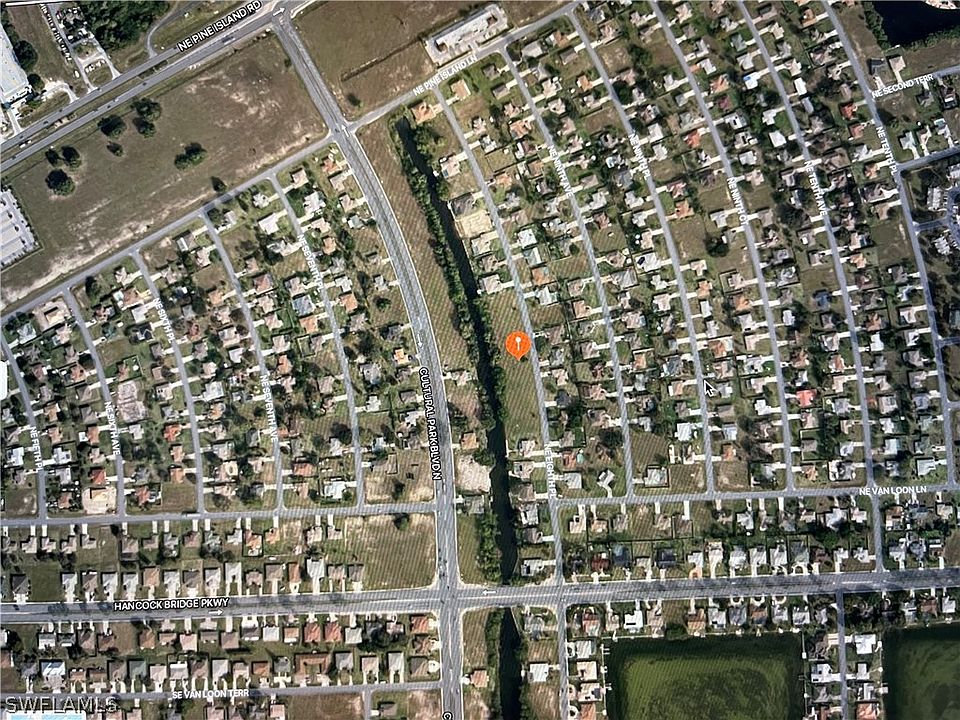 1st image of 106 NE 8th Place Cpe