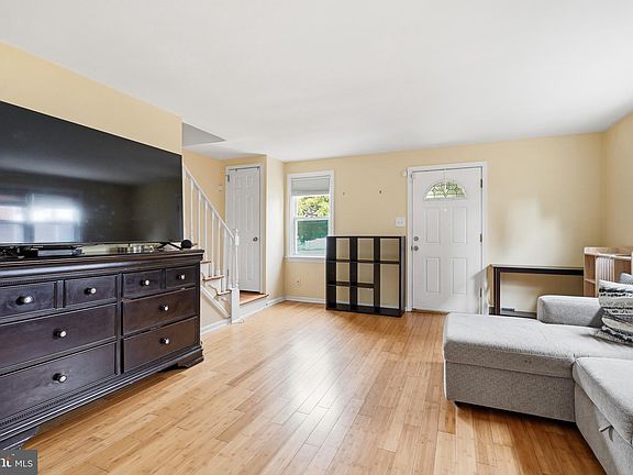 4th image of 1516 W Latimer Pl