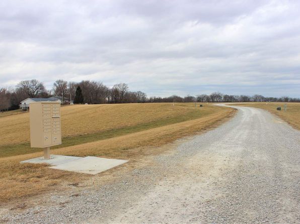 2818 W Dr, Parnell, IA 52325