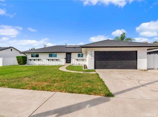 2076 N Diamond St, Orange, CA 92867