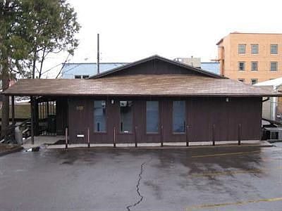 2nd image of 220 Pine St