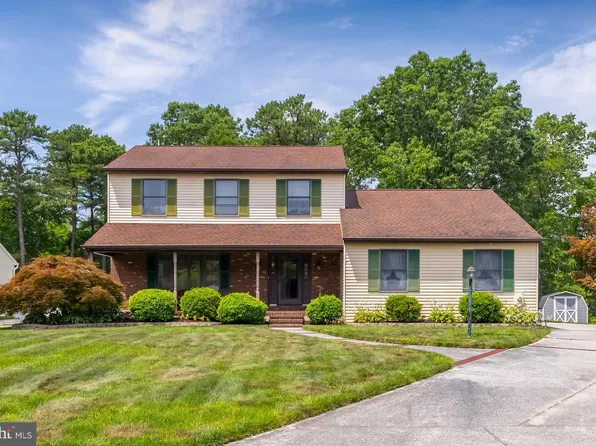 75 Lakeshore Dr, Hammonton, NJ 08037